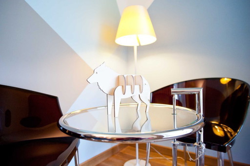 Wooden wolf decoration by Ulap design