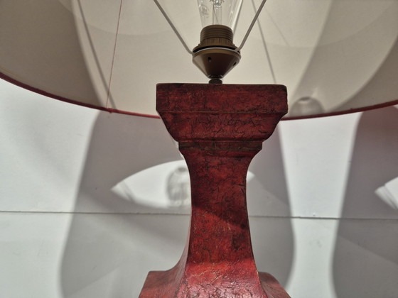 Image 1 of Lampes de table en bois gesso rouge français avec abat-jour assortis