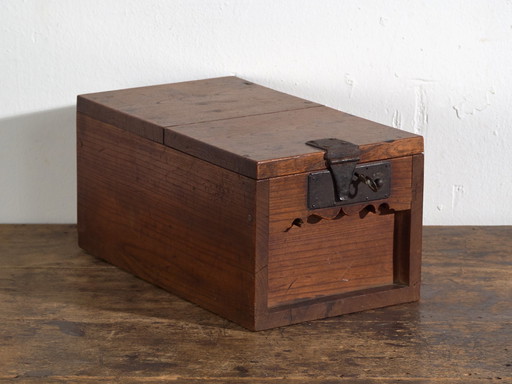 Antique Japanese chest with iron lock – Japan, circa 1880