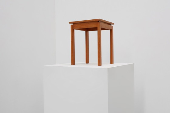 Image 1 of Vintage bijzettafel in grenenhout betegeld met mozaïek, België 1950