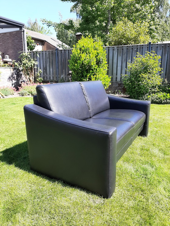 Image 1 of Sofá de dos plazas de cuero negro ("Gepade")