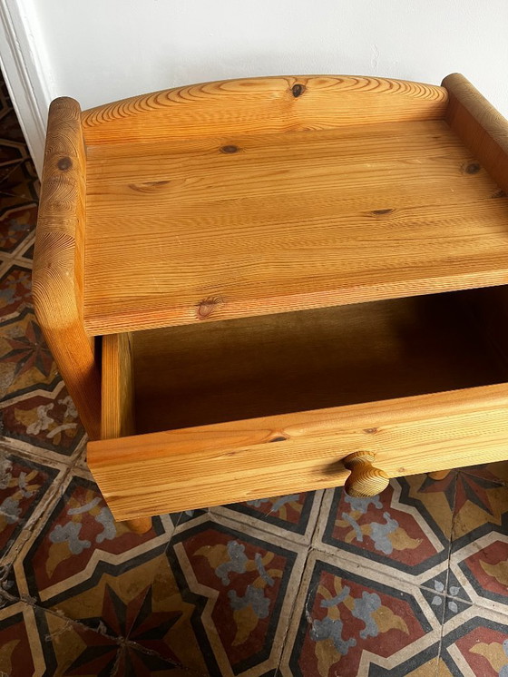 Image 1 of Mesillas de noche de pino