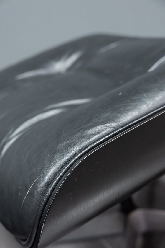 Image 1 of Poltrona Eames + pouf