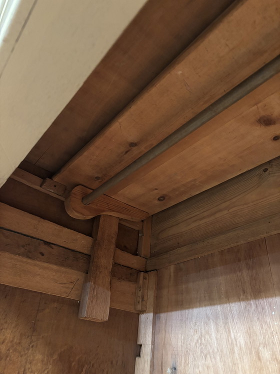 Image 1 of Brocante kledingkast