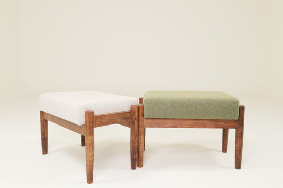 Image 1 of Juego de 2 sillas infantiles con taburete bouclé verde/gris escandinavo