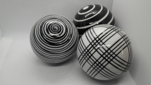 Vintage black and white ceramic carpet balls set of three