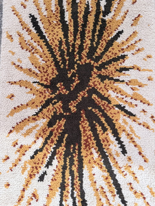 Alfombra Vintage Gráfica Rayos de Sol Años 70 – Ocre, Negro y Crema – decoratieve objecten, Wool (photo 2 of 12)