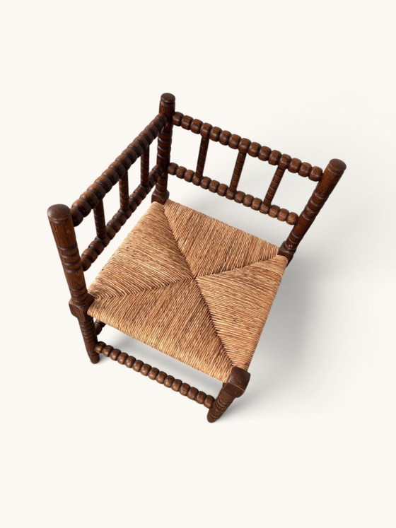 Vintage bobbin hoekstoel van eiken met rieten zitting – Stoelen / fauteuils, Rattan, Wood (photo 6 of 9)