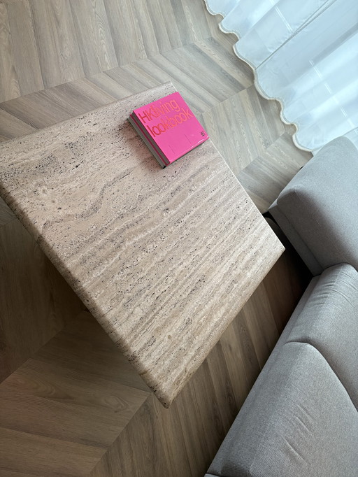 Table basse carrée en travertin, années 1970, France