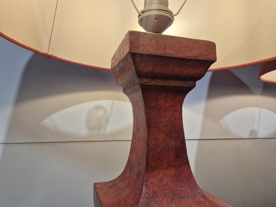 Image 1 of Lampes de table en bois gesso rouge français avec abat-jour assortis