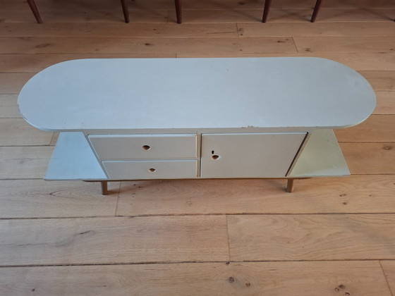 Image 1 of Vintage houten TV kastje