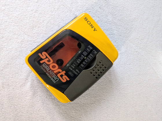 Image 1 of Reproductor portátil Sony Sports DM-FS397 de época