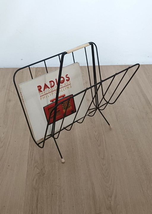 Fifties magazine stand