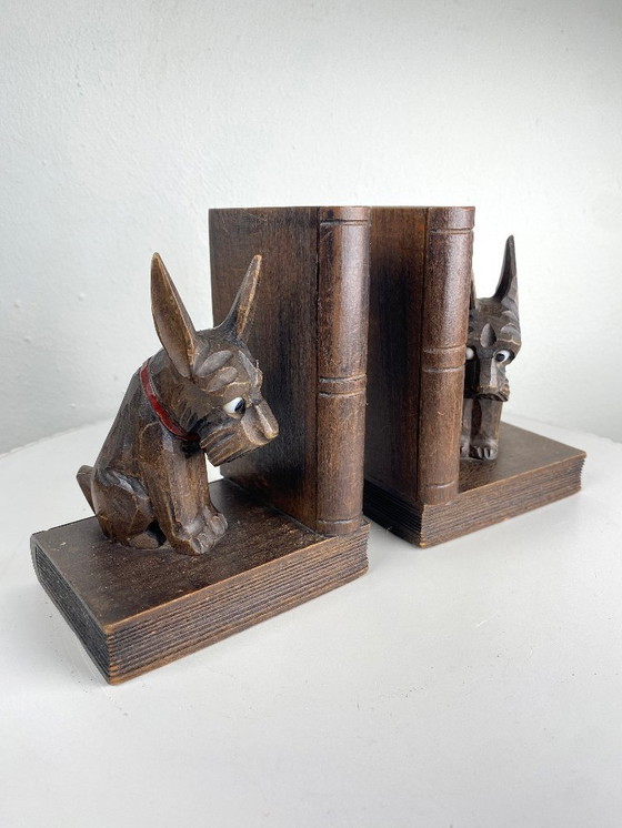 Image 1 of Vintage handgesneden houten honden boekensteunen - Scottie Terrier boekensteunen - Rustiek Bibliotheekdecor