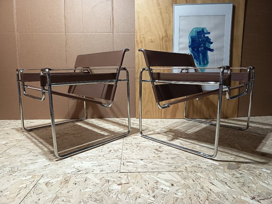 Image 1 of Poltrone Knoll Wassily B3 2 nuove/usate in pelle color noce di Marcel Breuer € 4.400