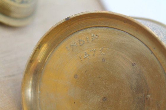 Image 1 of Pot à tabac/encens indien, en laiton émaillé, vintage milieu du XXe siècle