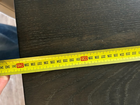 Dunkler Holzesstisch mit 8 Meridiani Stühlen, Esszimmergarnitur, Stoff, Schwarz (Foto 6 von 9)