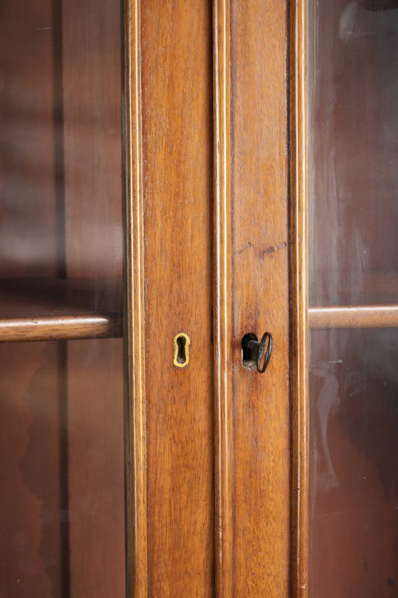 Elegante librería/vitrina inglesa antigua del siglo XIX, con llave en funcionamiento. – Wood (photo 6 of 11)