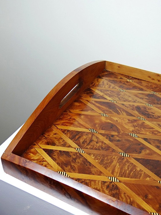 Image 1 of Bandeja grande con incrustaciones de madera de tuya limonera, artesanía marroquí de los años 80-90.