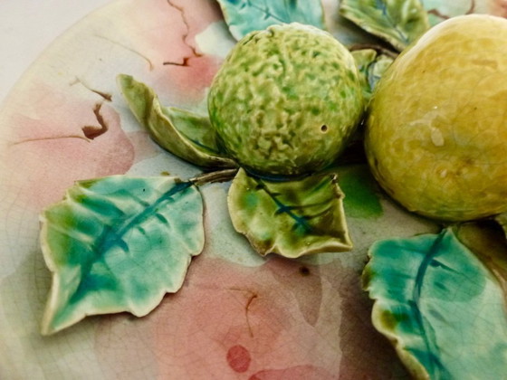 Image 1 of Décoration murale en relief de majolique française du XIXe siècle.