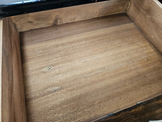 Coppia di comodini in mogano anni '50 con anta e cassetto, Legno, Metallo, Marrone, Vintage (foto 15 di 15)