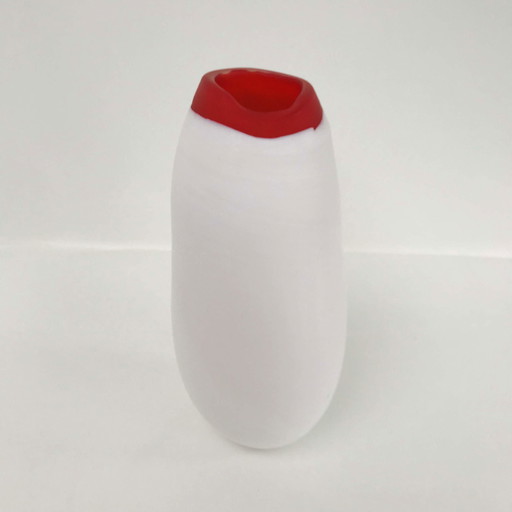 Ioan Nemtoi Vaso in opale con bordo rosso