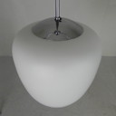 Lampe d'école vintage avec abat-jour en verre blanc dépoli et fixation chromée, années 1950