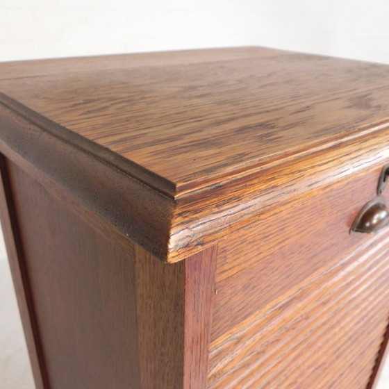 Eichenschrank mit Rollladen und einem Rollladen, 113 cm hoch, 1930er Jahre – Kommoden, Wood (photo 18 of 26)