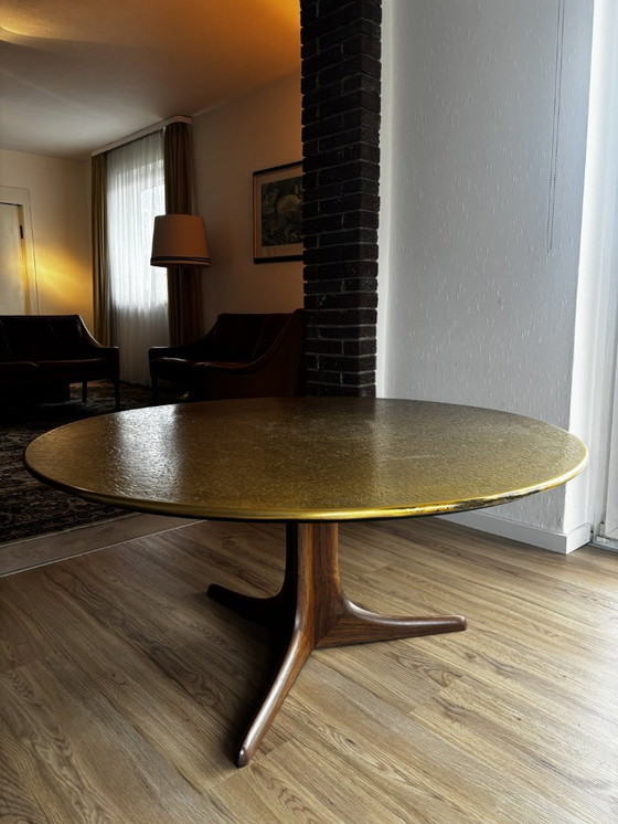 Image 1 of Vintage teakhouten salontafel met messing inlegwerk – Deense stijl uit het midden van de vorige eeuw