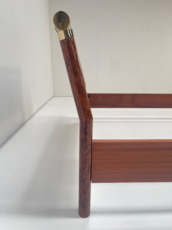 Image 1 of Cadre de lit vintage italien moderne en bois de ronce