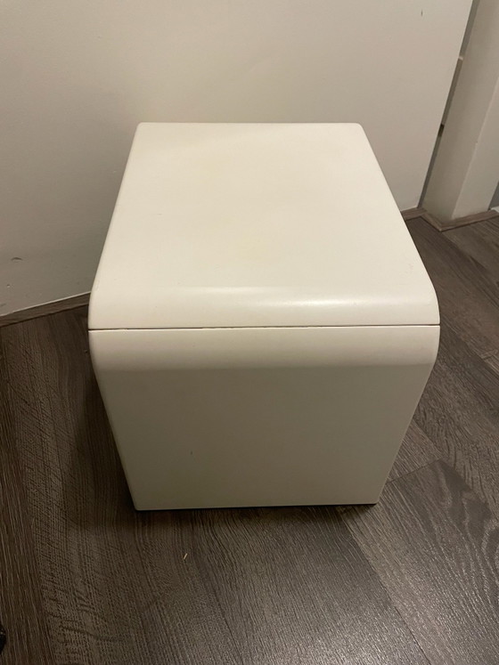 Petite commode Space age blanche, Bois (photo 5 sur 5)