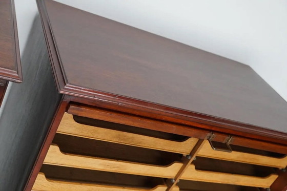 Image 1 of Armario de mercería inglés con puertas de cristal, circa 1920/1930