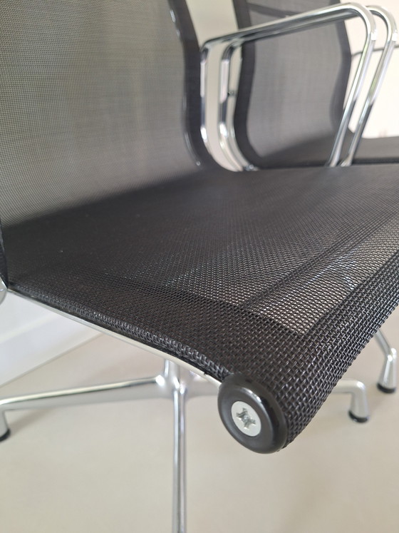 Image 1 of 6x Vitra Eames 108 netweave