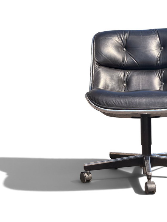 Fauteuil Pollock Knoll cuir noir sans accoudoirs, piètement roulettes – Leather (photo 6 of 10)