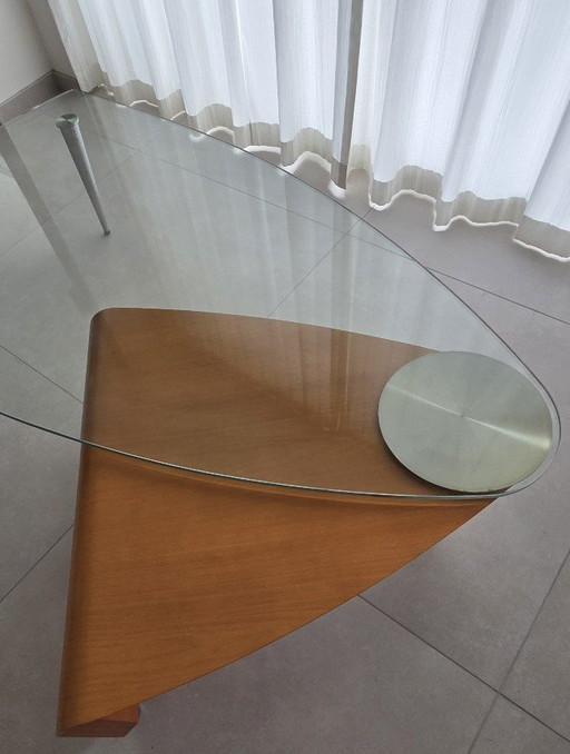 Coffee table with swivel/swivel part
