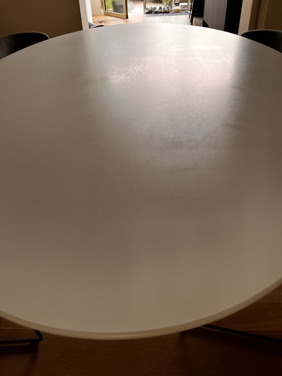 Oval Knoll Saarinen Dining Table 1.98 m – Mdf, Aluminium (photo 6 of 10)