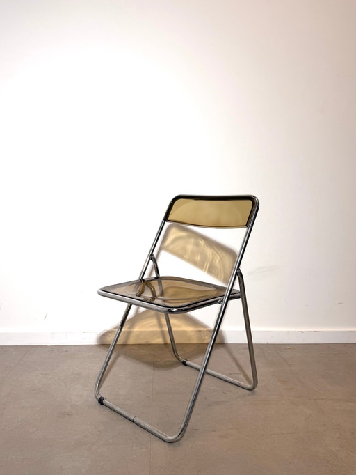 Silla plegable de cromo y acrílico