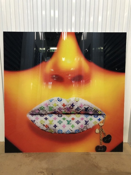 Jean Raphael X Cobra Art – Louis Vuitton Orange “Kiss Me” Artwork 120 × 120 cm – kunst, Plexiglass
