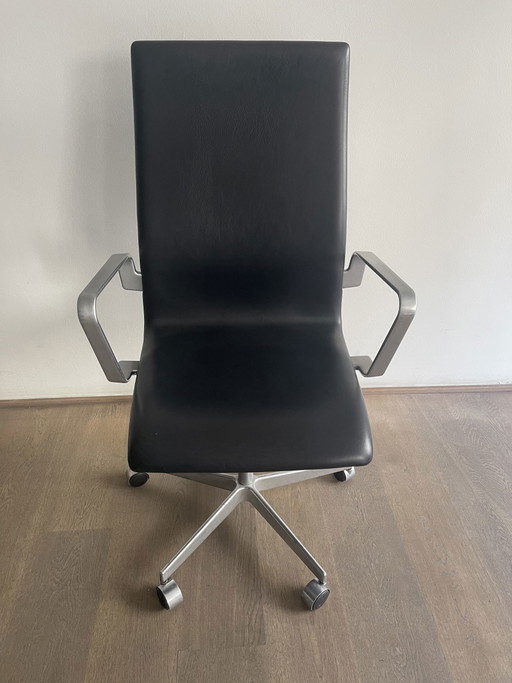 Sedia da ufficio Fritz Hansen Oxford di media altezza di Arne Jacobsen