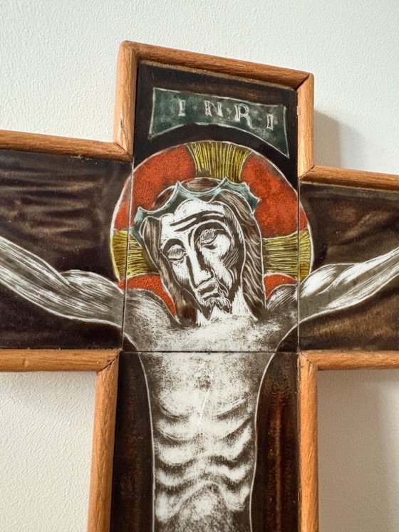 Image 1 of Croce/crocifisso di Cristo in ceramica e legno degli anni '70