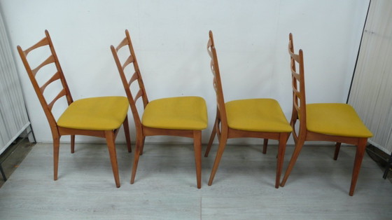 Juego de 4 sillas, estilo años 60, respaldo de barrotes, tapicería de madera de haya y tela, color amarillo (photo 3 of 6)