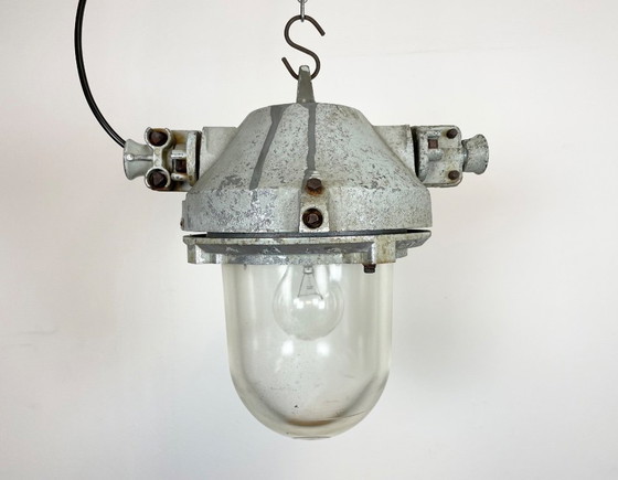 Image 1 of Lampe industrielle grise en fonte d'aluminium antidéflagrante, années 1970