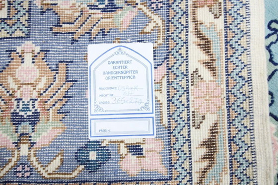 Image 1 of Hand-knotted Ushak rug 365 x 270 cm