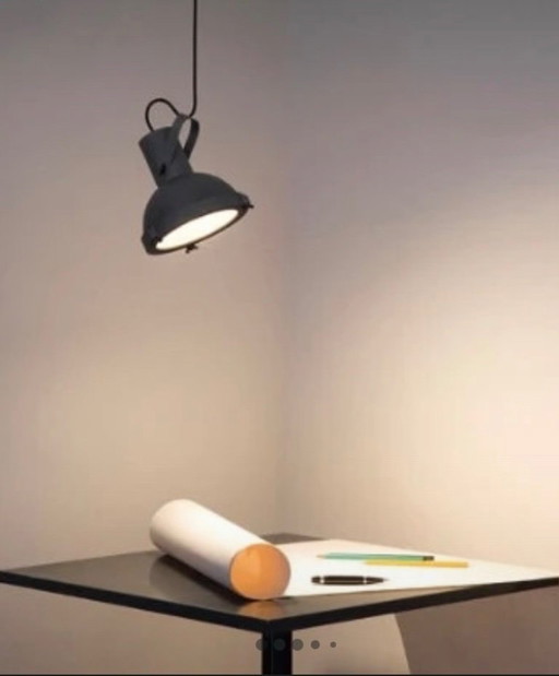 Le Corbusier-hanglamp van Nemo