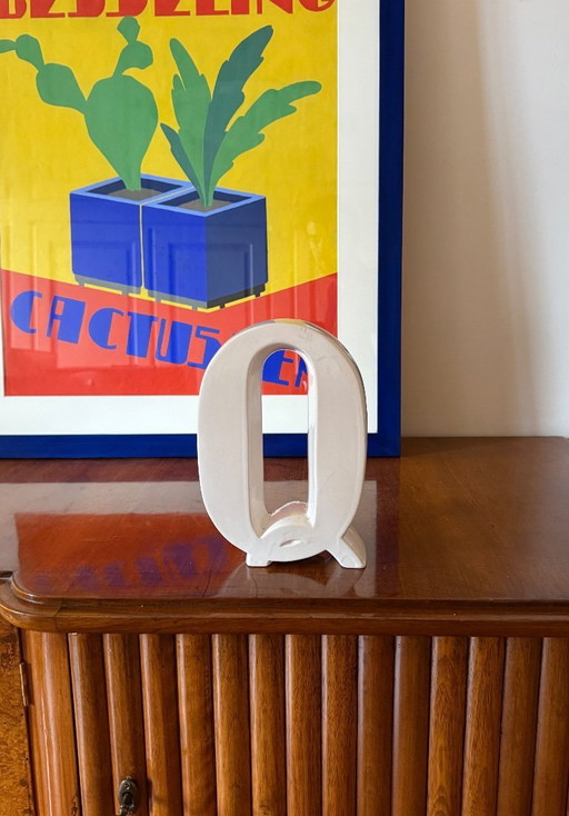 Space age white Q letter shaped ceramic solifleur vase, Marcel Radureau France ca. 1970