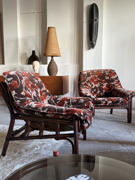 Image 1 of BAMBOO SET 2x ARMCHAIRS & COFFEE TABLE FLORAL PATTERN VELVET 1980s