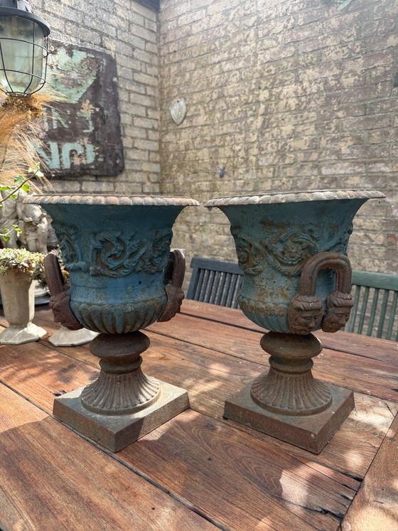 2 Antieke Tuinvazen – Decoratieve objecten, Iron (photo 12 of 13)