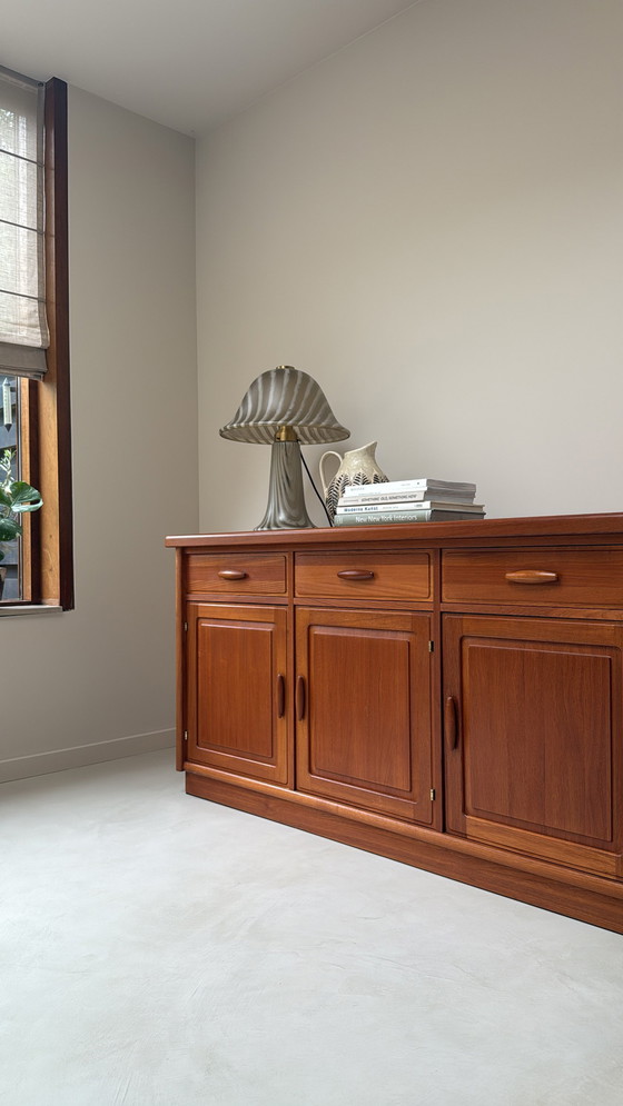 Image 1 of Vintage massief teak houten Dyrlund dressoir 