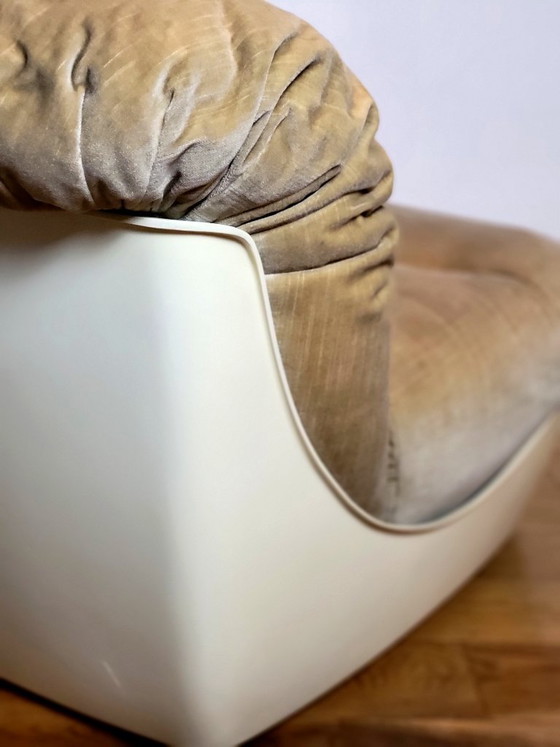 Image 1 of Fauteuil vintage de l'ère spatiale en velours doré