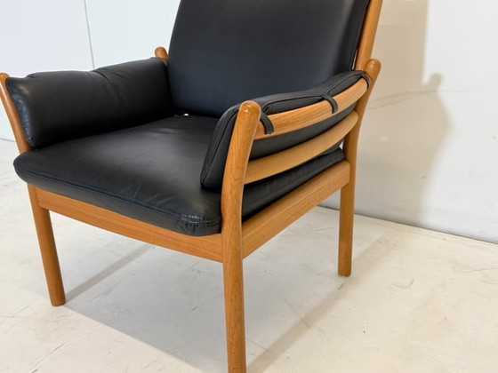 Image 1 of 4 fauteuils Illum Wikkelso, 1 ensemble table et chaises Silkeborg (cfc)